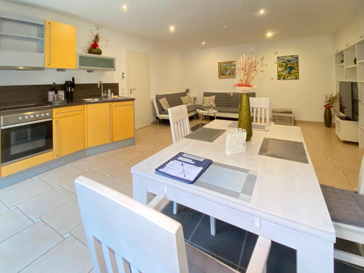 2 Zimmer Apartment, 70 Qm, Max 4 Pers, Private Terasse, 2 Parkplaetze, Internet 250 Mbit Gärtringen Exteriör bild