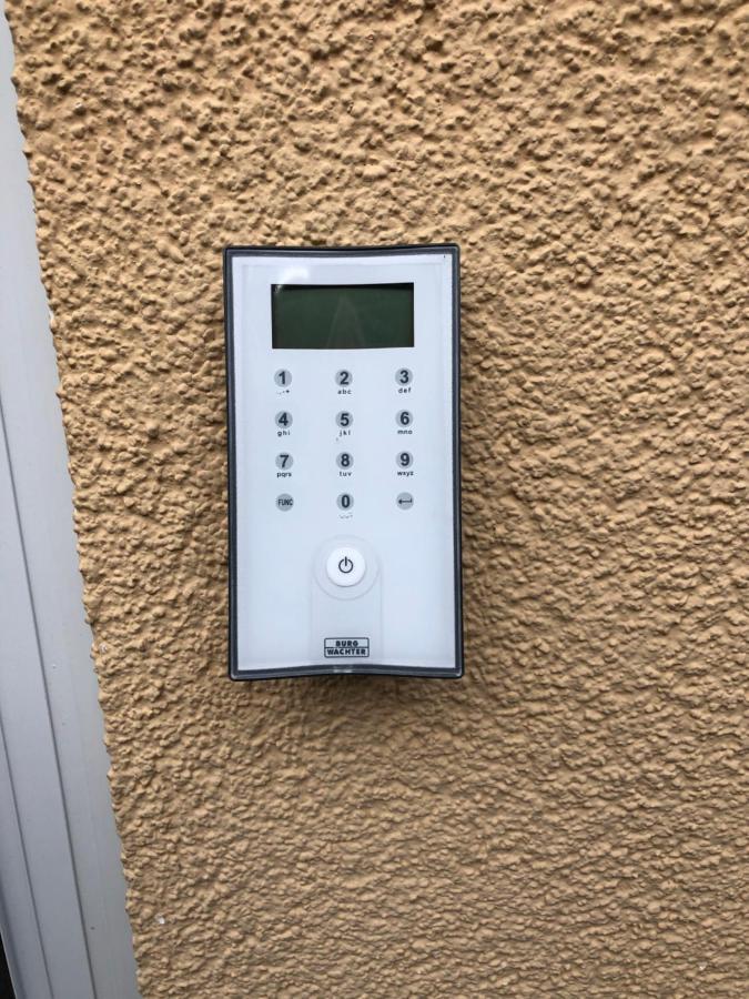 2 Zimmer Apartment, 70 Qm, Max 4 Pers, Private Terasse, 2 Parkplaetze, Internet 250 Mbit Gärtringen Exteriör bild