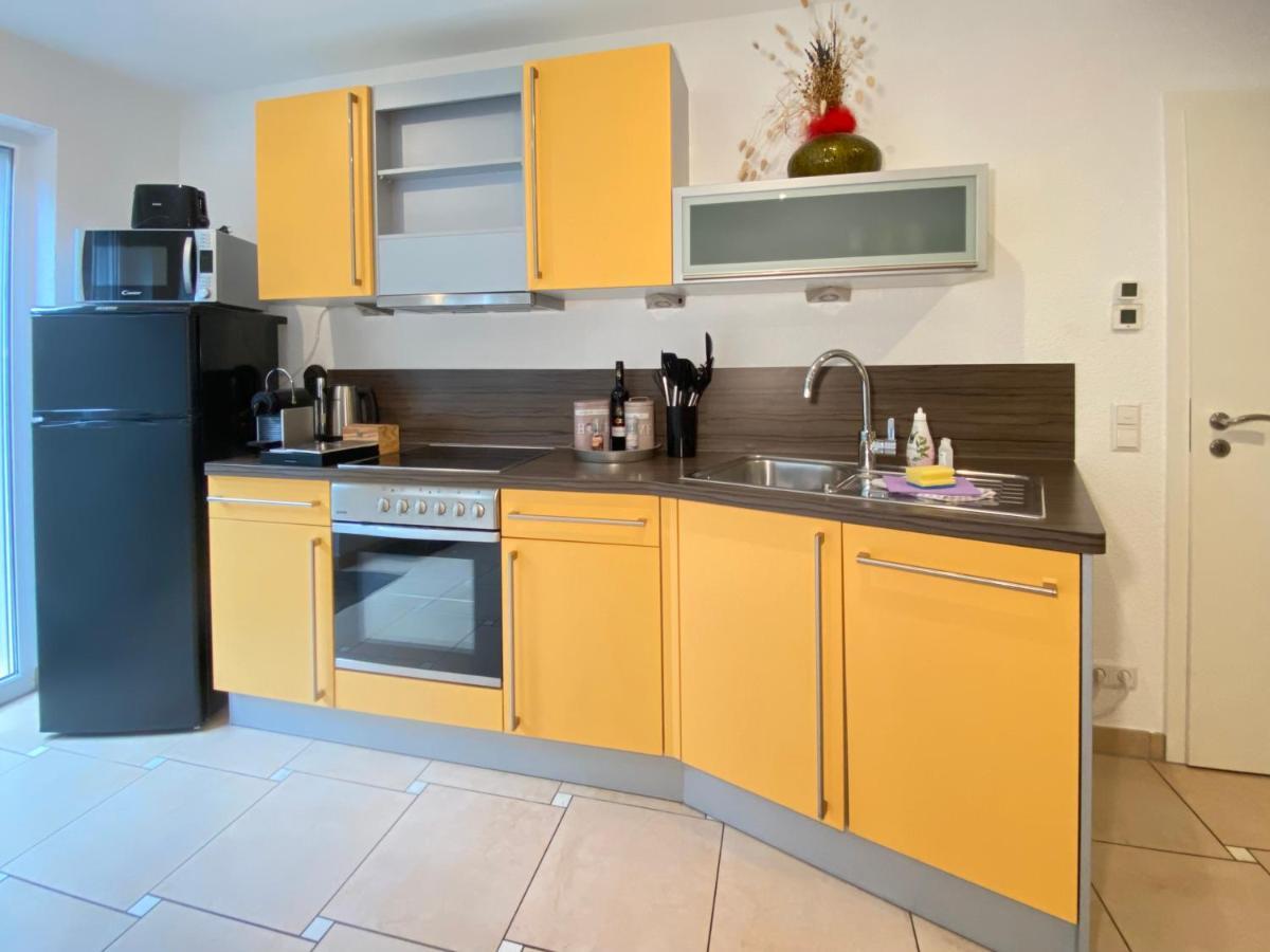 2 Zimmer Apartment, 70 Qm, Max 4 Pers, Private Terasse, 2 Parkplaetze, Internet 250 Mbit Gärtringen Exteriör bild