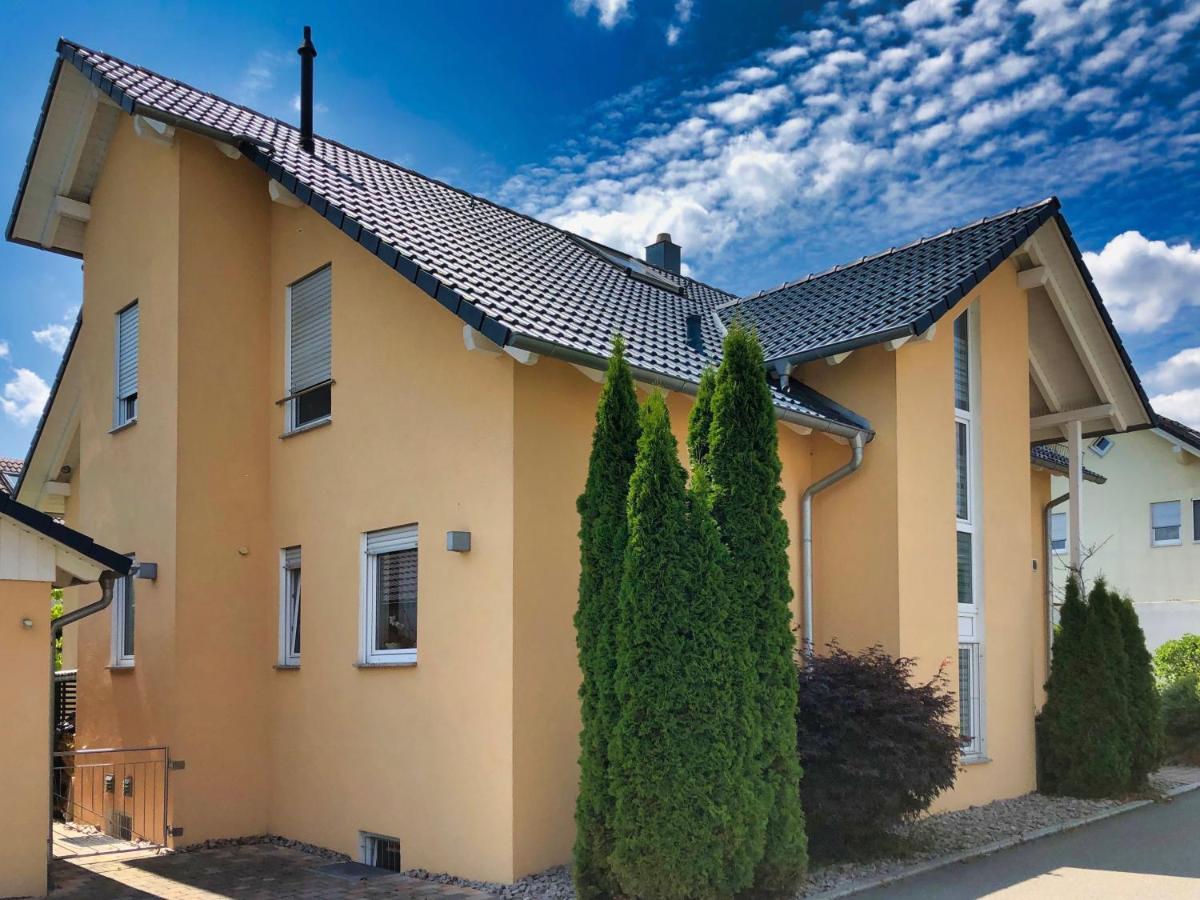 2 Zimmer Apartment, 70 Qm, Max 4 Pers, Private Terasse, 2 Parkplaetze, Internet 250 Mbit Gärtringen Exteriör bild