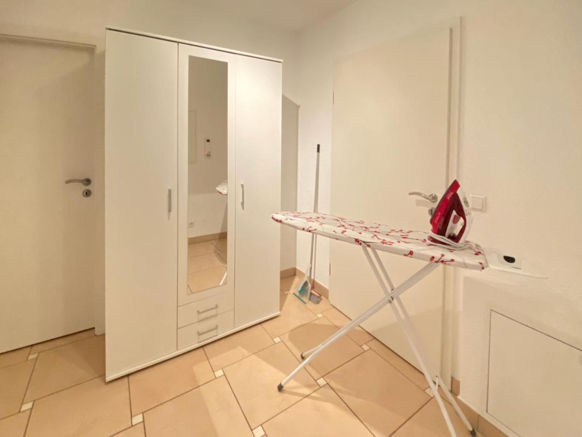 2 Zimmer Apartment, 70 Qm, Max 4 Pers, Private Terasse, 2 Parkplaetze, Internet 250 Mbit Gärtringen Exteriör bild