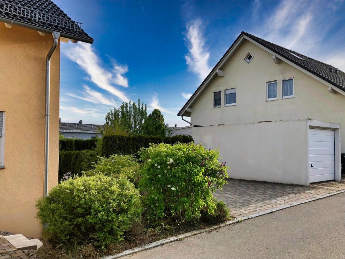 2 Zimmer Apartment, 70 Qm, Max 4 Pers, Private Terasse, 2 Parkplaetze, Internet 250 Mbit Gärtringen Exteriör bild